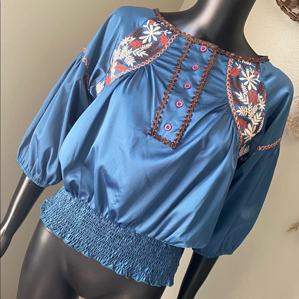 Hazel Blue Floral Embroidered Rodeo Festive Blouse NWoTs